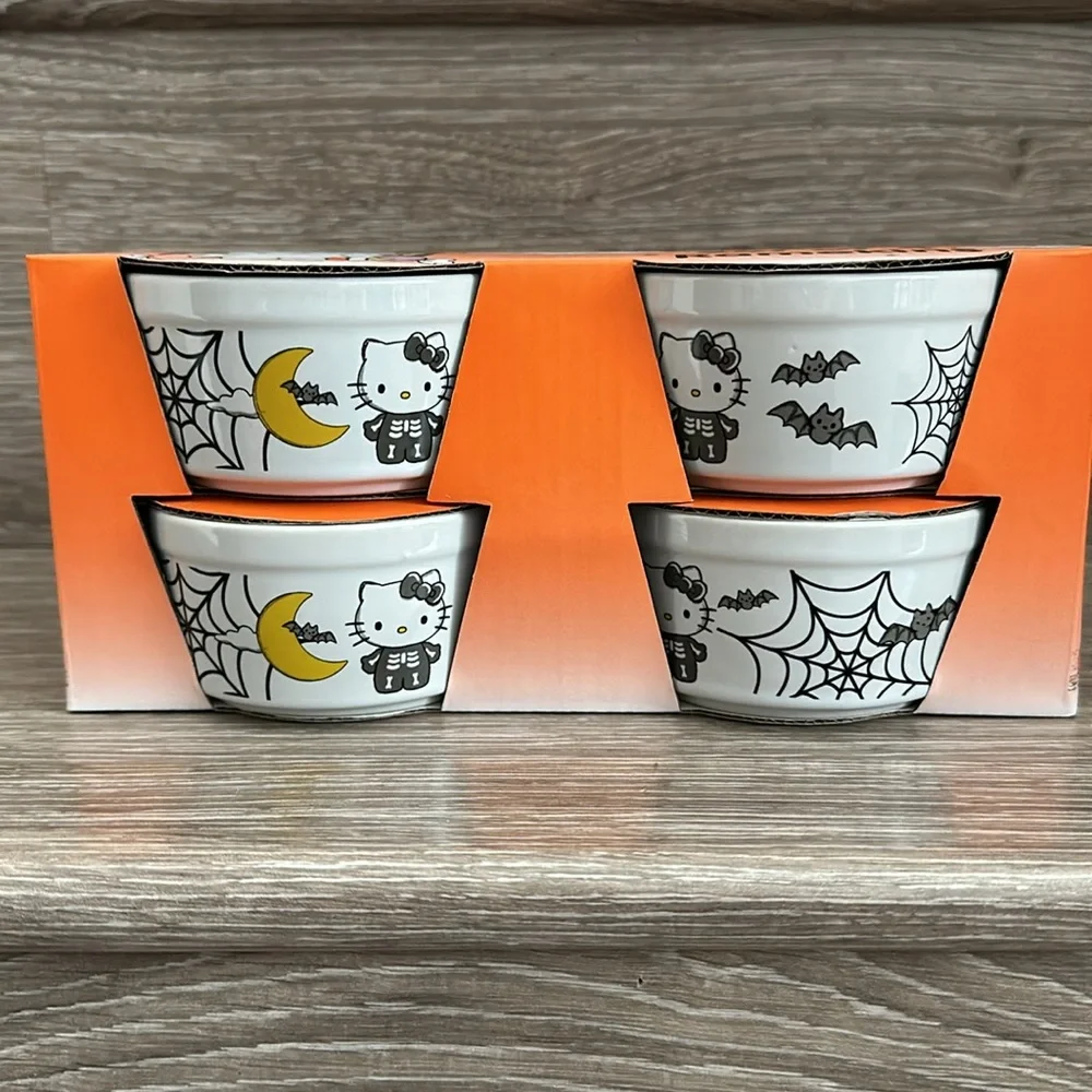 🆕 Hello Kitty Halloween Ramekins Set of